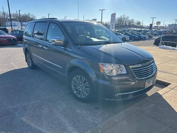 CHRYSLER TOWN AND COUNTRY 2016 2C4RC1CG6GR239887 image